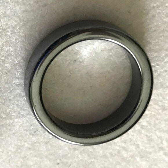Hematite Smooth Ring Band - Size 6-1/2  Vintage - Picture 4 of 4